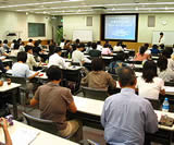 Naoko teaching a food coaching seminar to nutritionists.